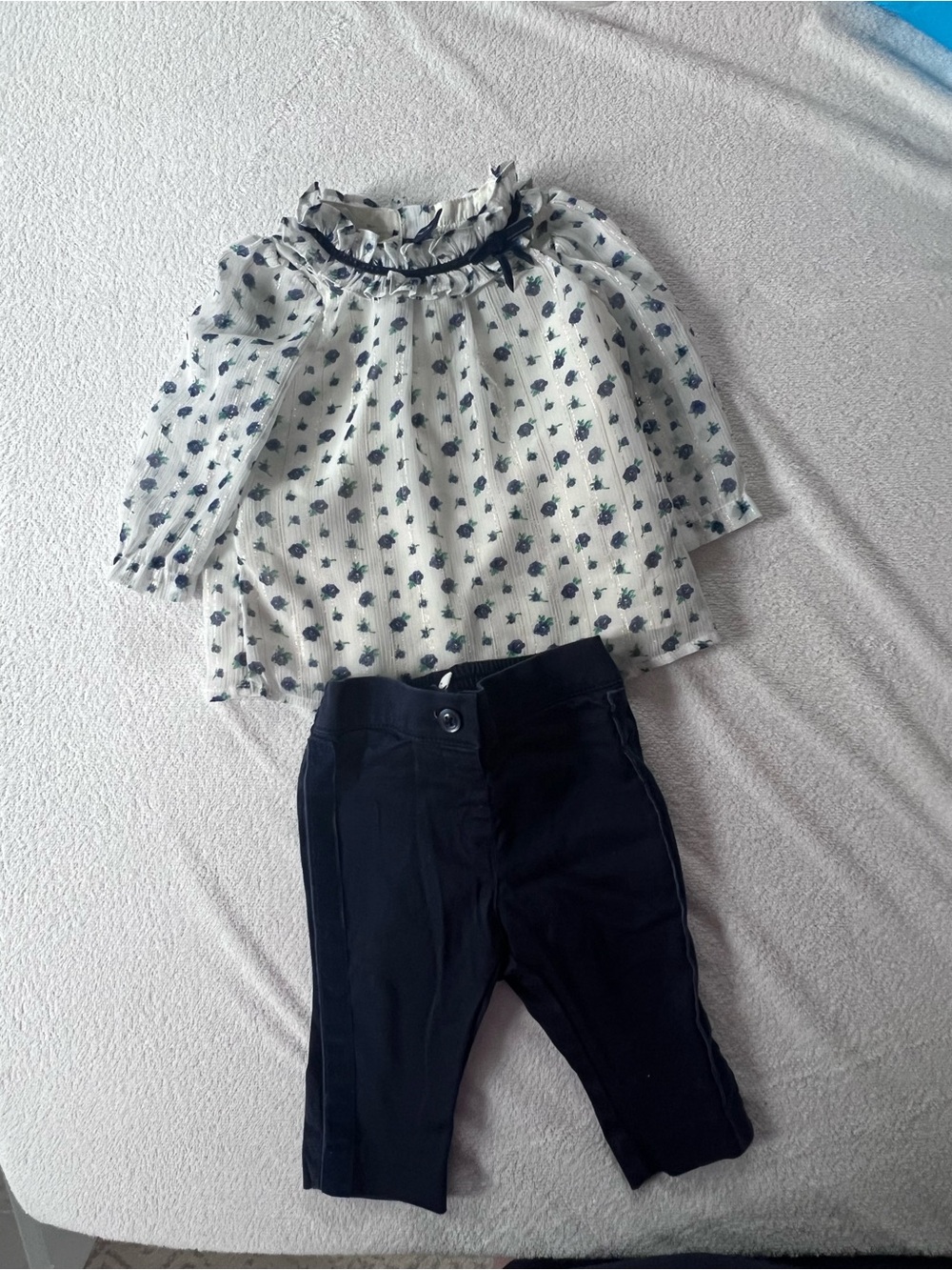 Janie and Jack White Floral Ruffle Neck Blouse with Navy Trim 6-12m - Picture 1 of 2